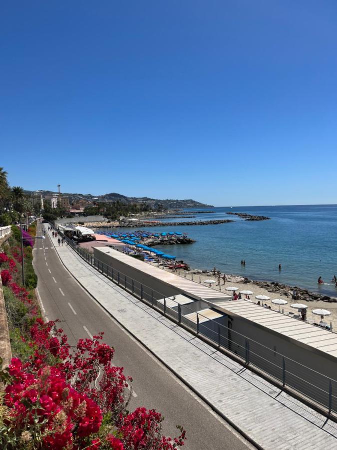 Da Mariella Vacanze Con Terrazzo * Sanremo